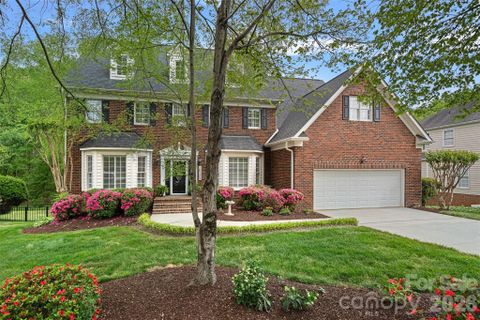 Homes in The Hamptons, Huntersville