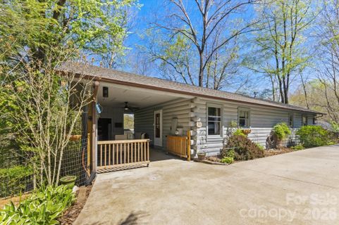 Homes in The Midlands, Waynesville