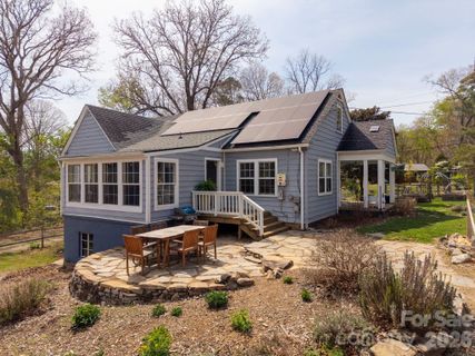 318 Stonewall Avenue sold home in Grovemont, Swannanoa, NC