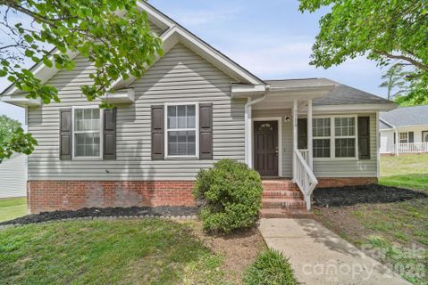 3716 Capps Hill Drive sold home in Capps Hill Village, Charlotte, NC