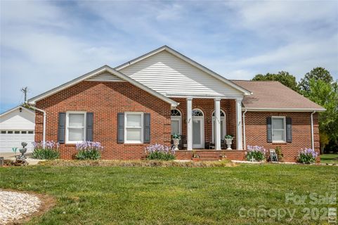 5146 Olde School Drive active home in Olde School, Hickory, NC