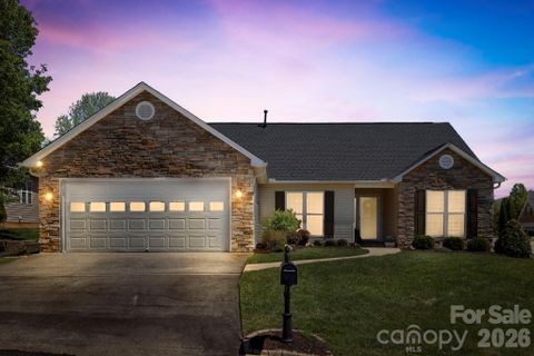 25 Livingston Farm Road sold home in Cottages At Livingston Farms, Fletcher, NC