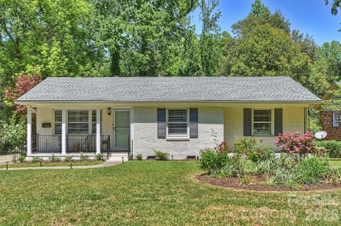 3915 Winfield Drive sold home in Eastway Park, Charlotte, NC