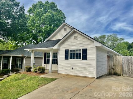 332 Cassidy Lane pending home in Underhill Village, Mooresville, NC