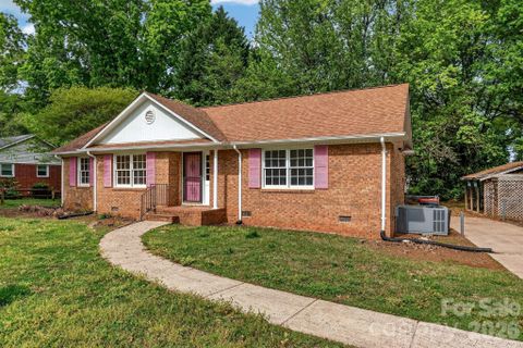 Homes in Twin Oaks, Davidson