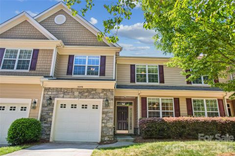 1046 Silver Gull Drive sold home in Lake Shore, Tega Cay, SC
