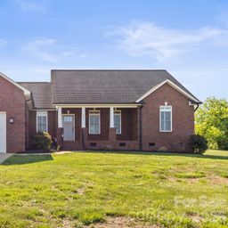 2411 Carriage Lane