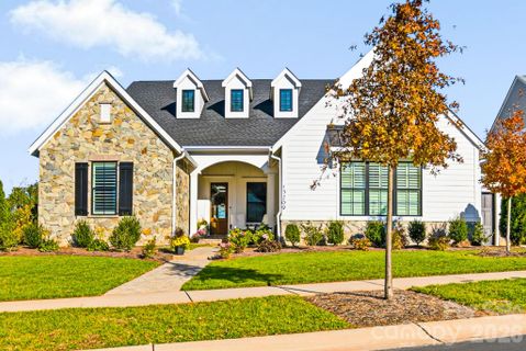 Homes in Oak Farm, Huntersville