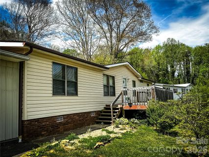6 Lake Eden Circle