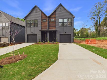 2653 Ravencroft Drive pending home in Smallwood, Charlotte, NC