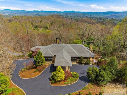 A home in Champion Hills, Hendersonville
