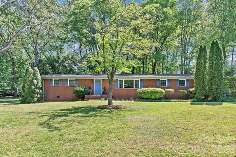 7108 Preston Court pending home in Grove Park, Charlotte, NC
