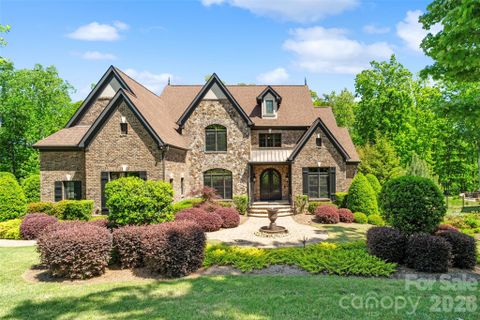 733 Fawns Glen Place sold home in Heron Cove, Clover, SC