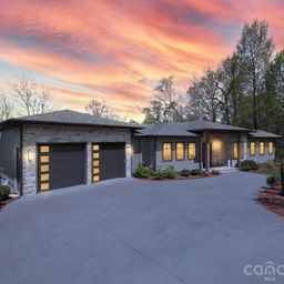642 Altamont View