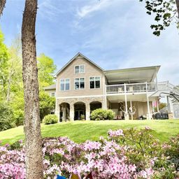 226 Riverwalk Road