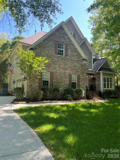 734 Lynnwood Farms Drive