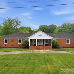 1215 Hillside Drive