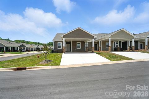 1502 28th Street Lane sold home in Sweetwater, Hickory, NC