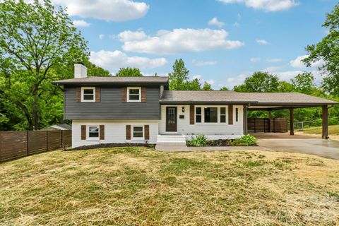 5009 Greenbrook Drive sold home in Sheffield, Charlotte, NC
