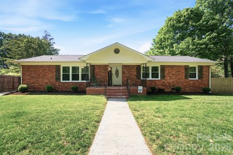 1205 Woodland Avenue