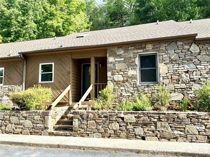 44 Sagebrush Circle active home in Pencross Estates, Etowah, NC