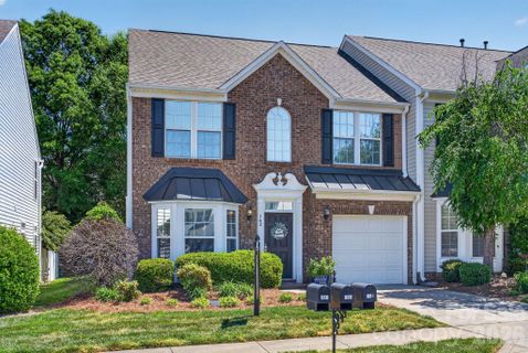 142 Autumn Falls Drive sold home in Autumn Cove At Lake Wylie, Clover, SC