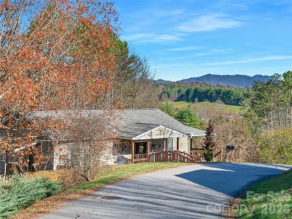 Homes in Springside, Mars Hill