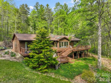 120 Carter Cove Road pending home in Carter Cove, Asheville, NC