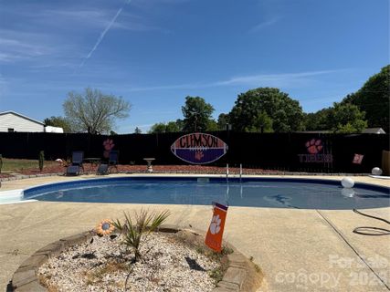 1087 Greenbriar Drive