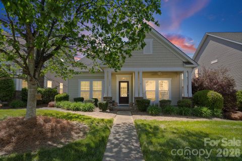 1004 Envoy Lane