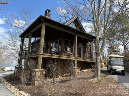 9 Hawks Ledge Trail