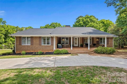 1709 Lakeview Drive pending home in Lakeview Estates, Monroe, NC