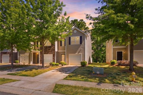 9040 Bradstreet Commons Way pending home in Crossley Village, Charlotte, NC
