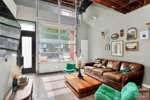 3604 Artists Way active home in Royal Truss, Charlotte, NC