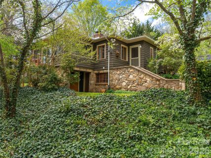 686 New Haw Creek Road sold home in Haw Creek, Asheville, NC