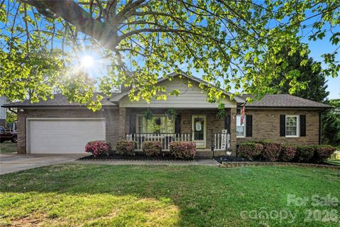 1451 31st Street Place sold home in Stoneridge, Conover, NC