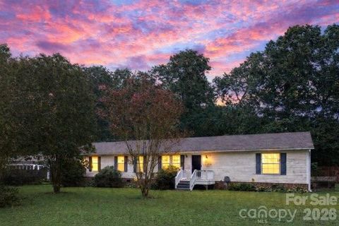 A home in Holly Ridge, Olin