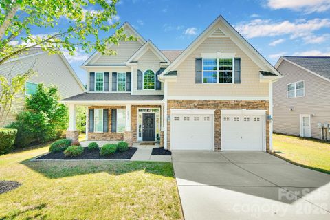 5072 Gladiola Way pending home in Lake Ridge, Tega Cay, SC