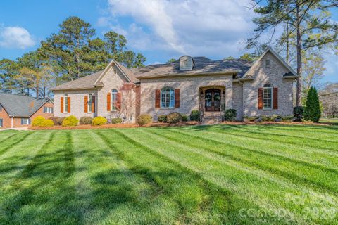 677 Rutledge Avenue sold home in Heathwood, Rock Hill, SC