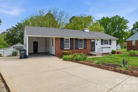 2042 Syracuse Drive sold home in University Park, Charlotte, NC
