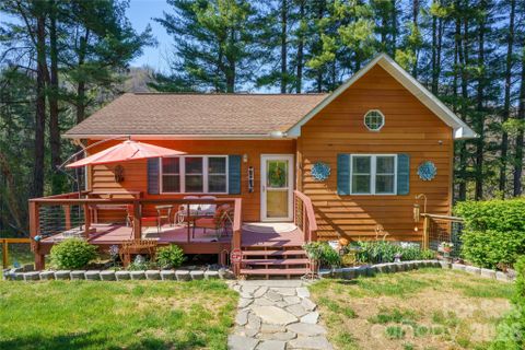 40 Whipoorwill Way active home in Linson Ridge, Waynesville, NC