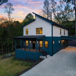 18 Winterhawk Drive