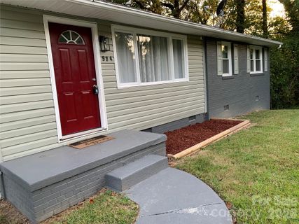 904 Stephens Street