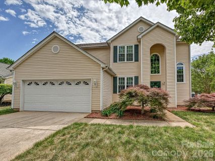 16237 Circlegreen Drive sold home in Hamilton Green, Charlotte, NC