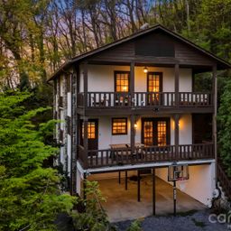 821 Summit Drive