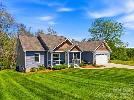 144 Hidden Knoll Drive sold home in Mountain Meadows, Hendersonville, NC
