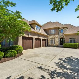 209 Glenmoor Drive