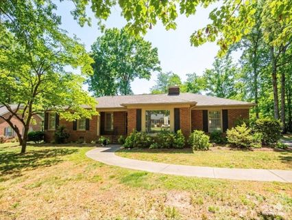 2009 Saratoga Drive pending home in Monticello Woods, Gastonia, NC