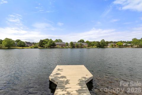 705 Congressional Lane active home in Beacon Knoll Villas, Fort Mill, SC