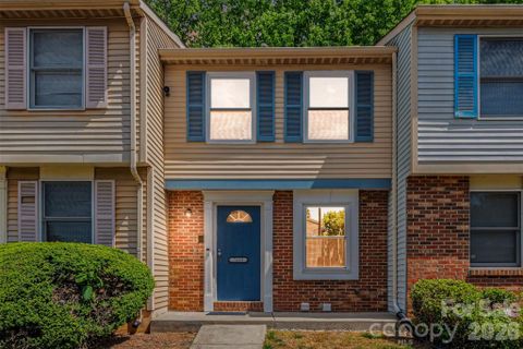 7609 Holly Grove Court pending home in Holly Grove, Charlotte, NC